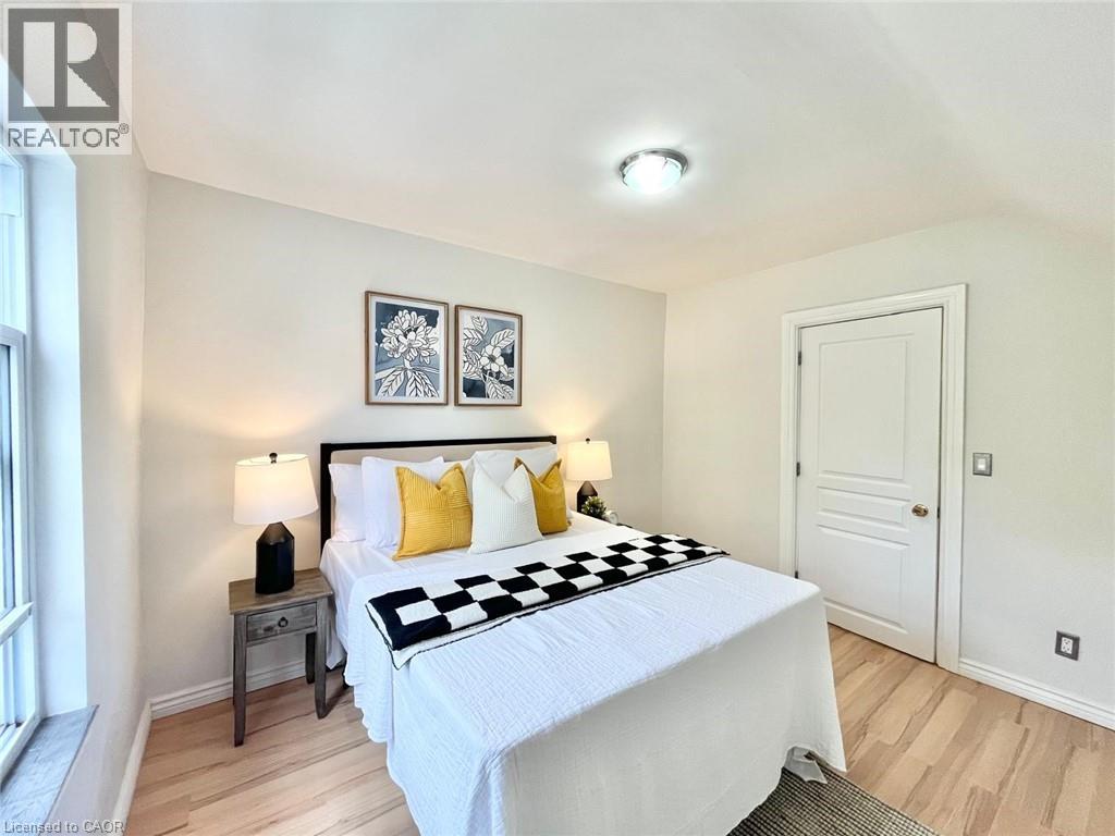 Photo 3 of 305 Patricia Avenue, Kitchener ON