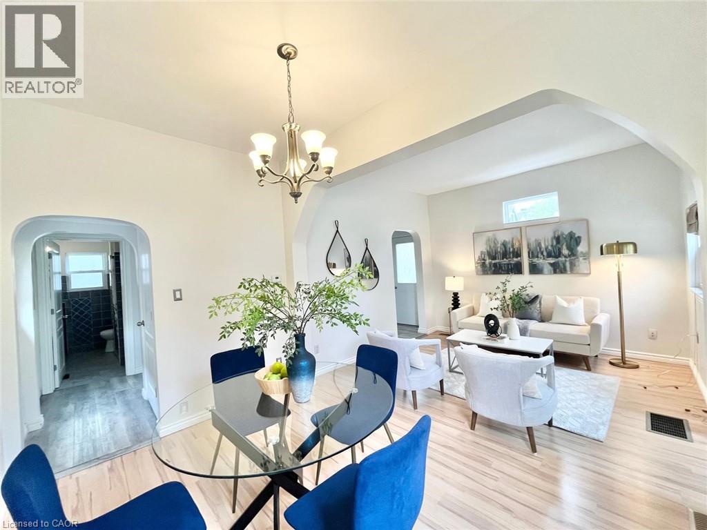 Photo 15 of 305 Patricia Avenue, Kitchener ON