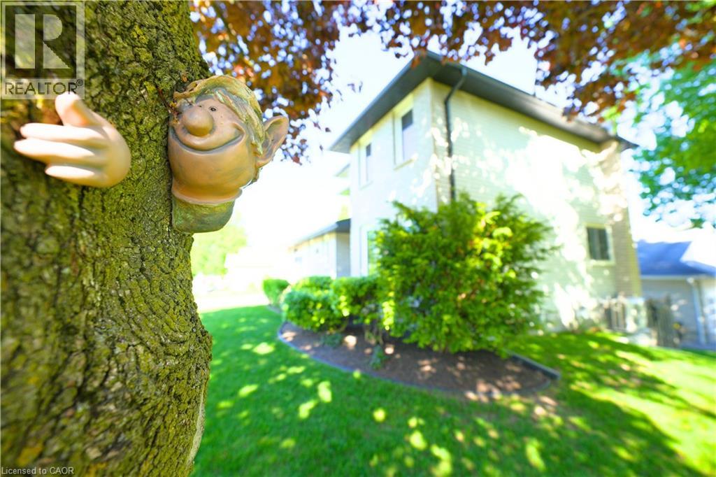 Photo 7 of 204 Quinte Court, Kitchener ON
