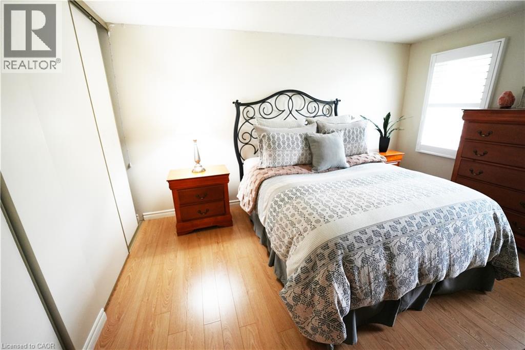 Photo 18 of 204 Quinte Court, Kitchener ON