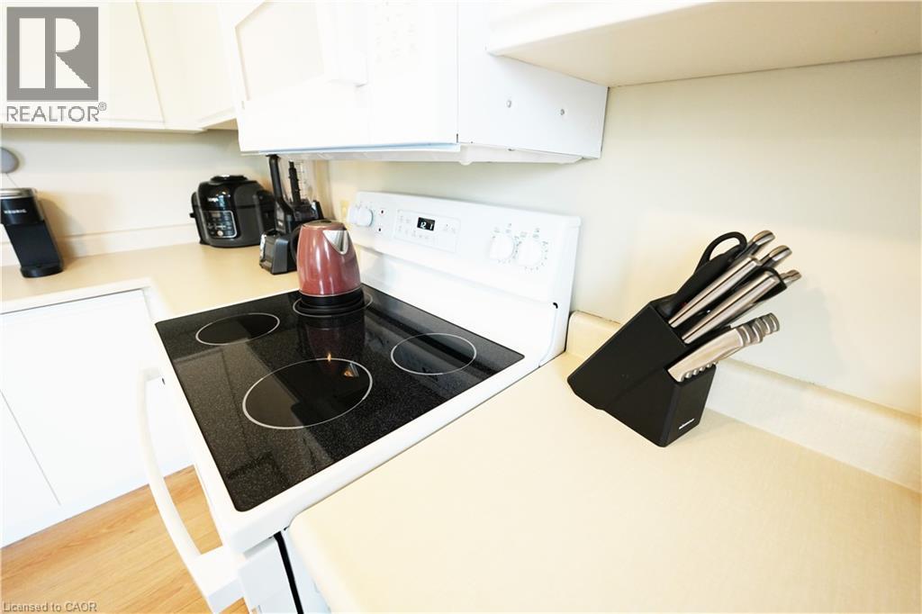 Photo 29 of 204 Quinte Court, Kitchener ON