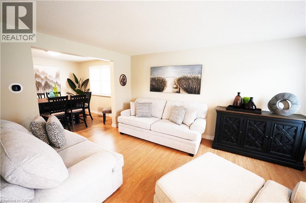 Photo 37 of 204 Quinte Court, Kitchener ON