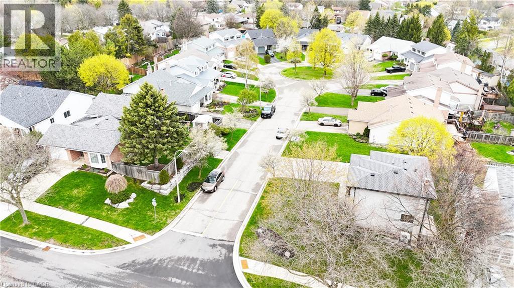 Photo 44 of 204 Quinte Court, Kitchener ON