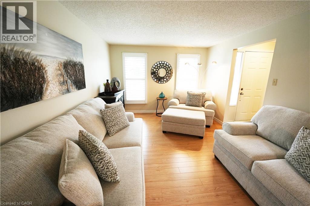 Photo 36 of 204 Quinte Court, Kitchener ON