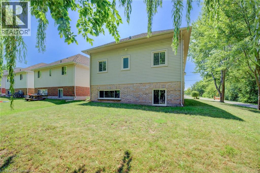 Photo 30 of 2 Smetana Drive, Kitchener ON