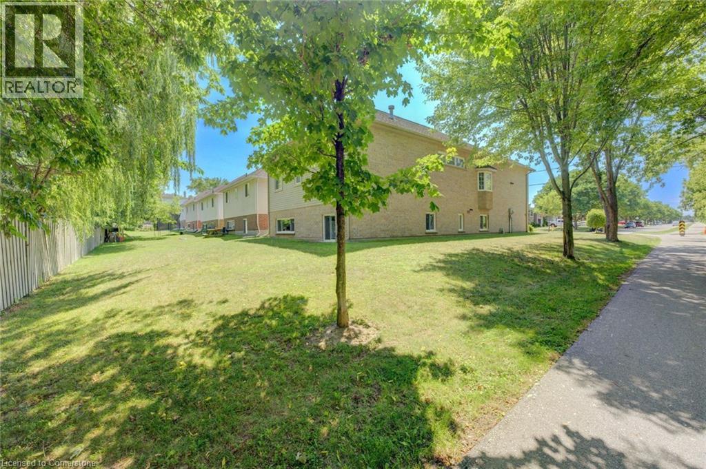Photo 21 of 2 Smetana Drive, Kitchener ON
