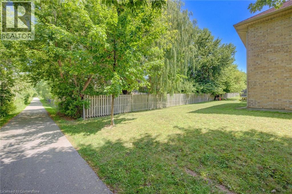 Photo 4 of 2 Smetana Drive, Kitchener ON