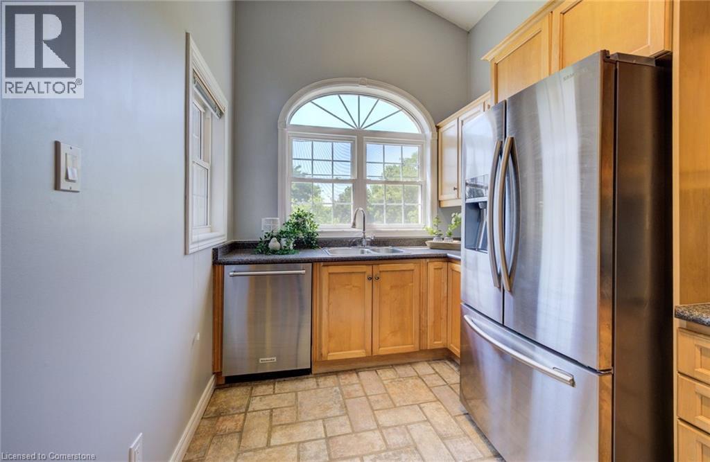 Photo 16 of 2 Smetana Drive, Kitchener ON