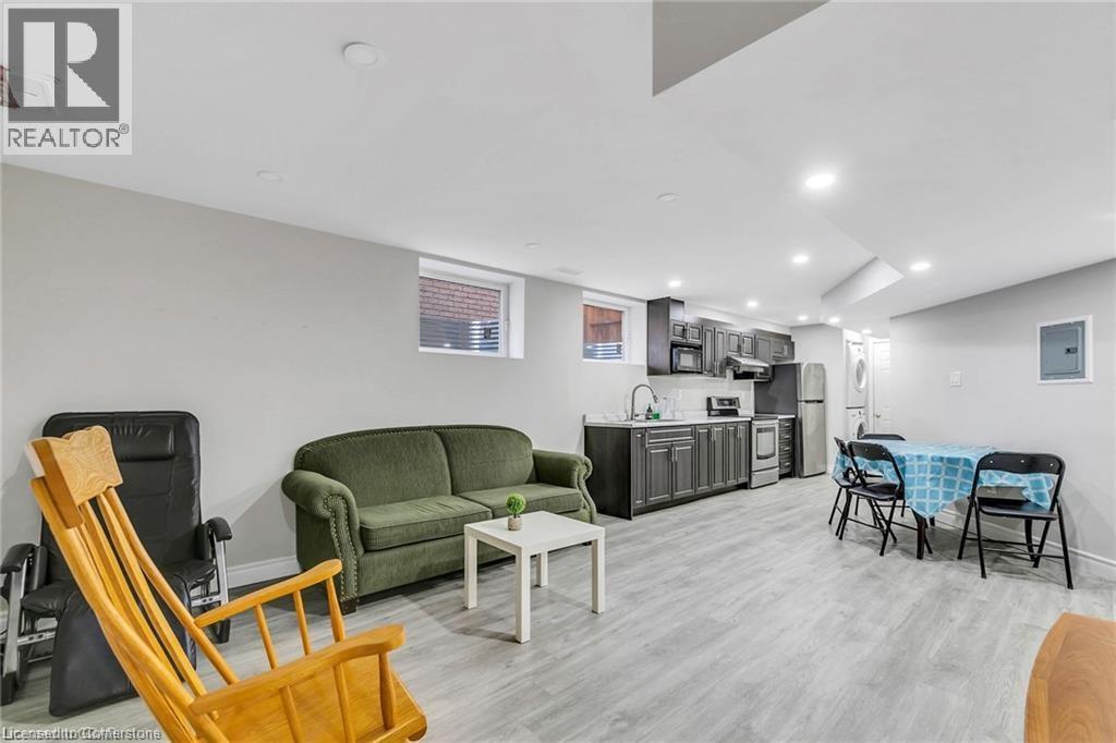 Photo 8 of 916 Magdalena Court Unit B, Kitchener ON