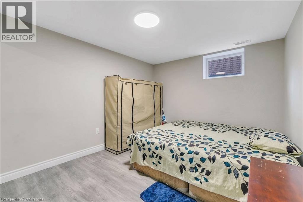Photo 1 of 916 Magdalena Court Unit B, Kitchener ON