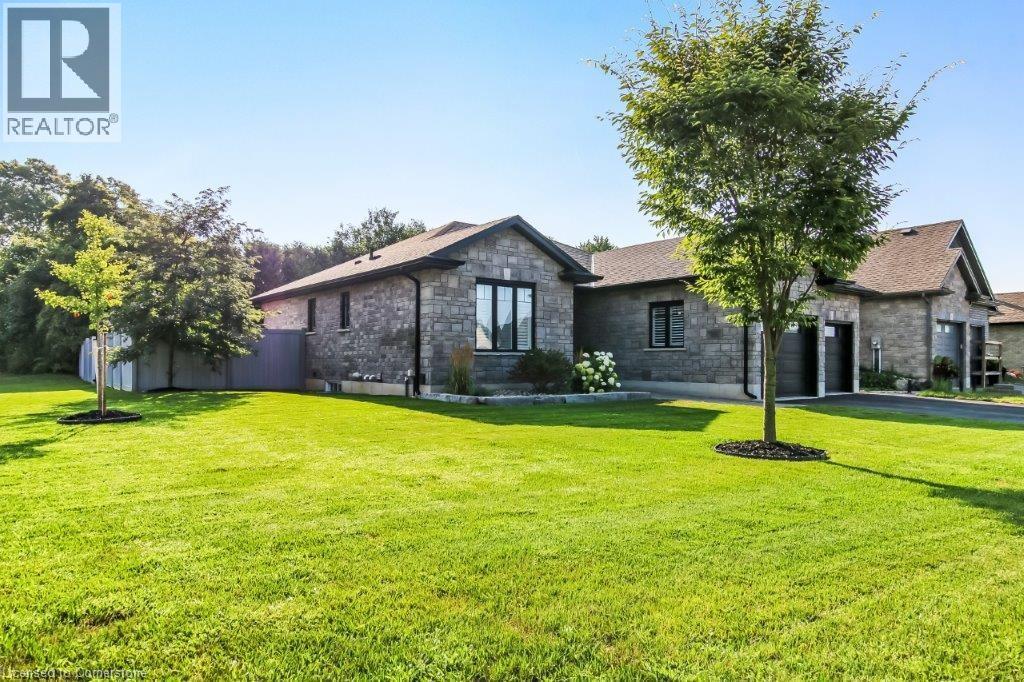 Photo 34 of 95 Bluegrass Boulevard, Delhi ON