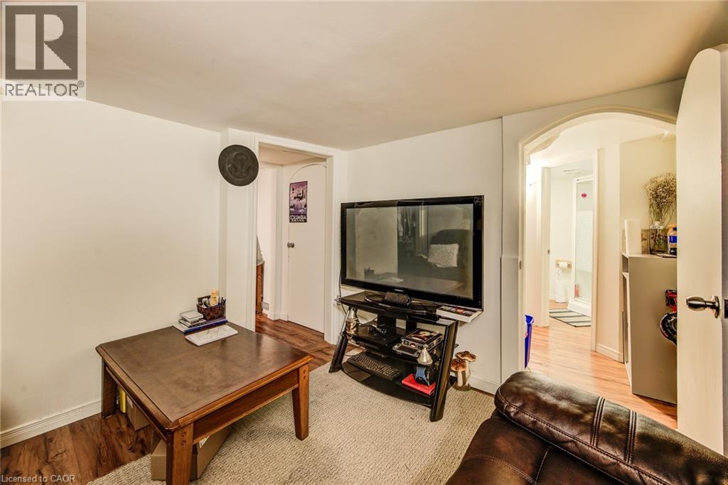 Photo 19 of 52 Barbara Crescent, Kitchener ON