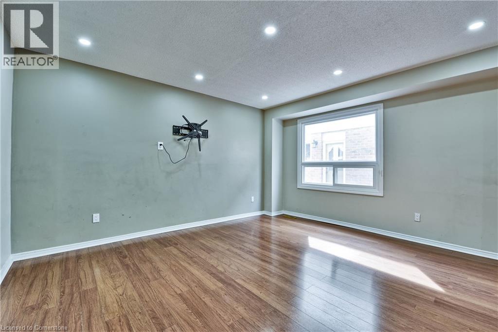 Photo 22 of 5570 Shorecrest Crescent, Mississauga ON