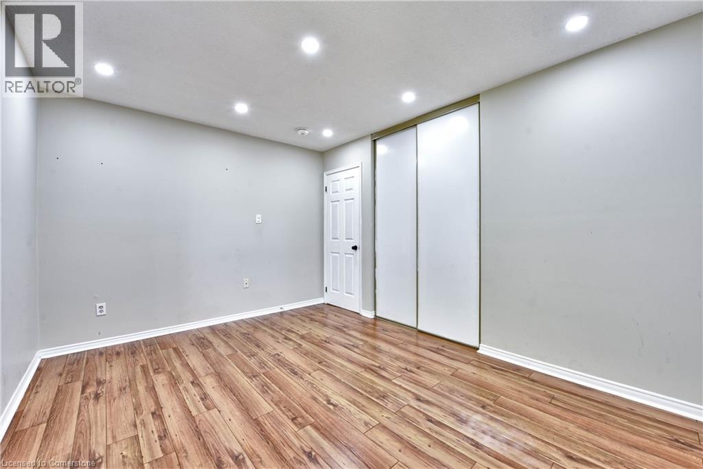 Photo 41 of 5570 Shorecrest Crescent, Mississauga ON