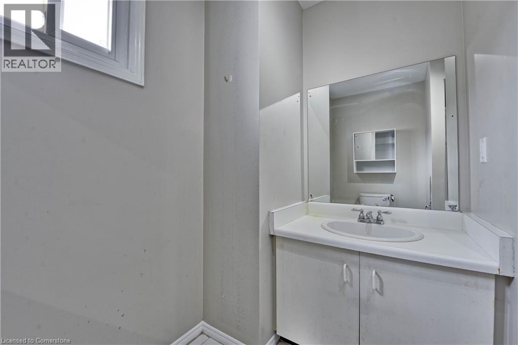 Photo 2 of 5570 Shorecrest Crescent, Mississauga ON