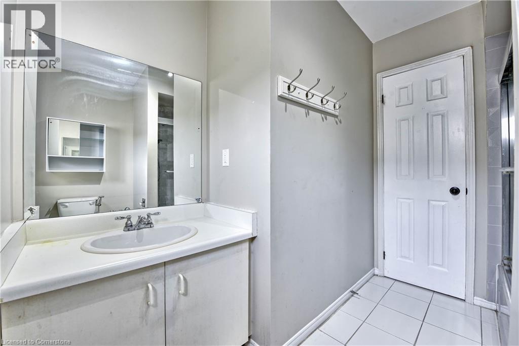 Photo 42 of 5570 Shorecrest Crescent, Mississauga ON