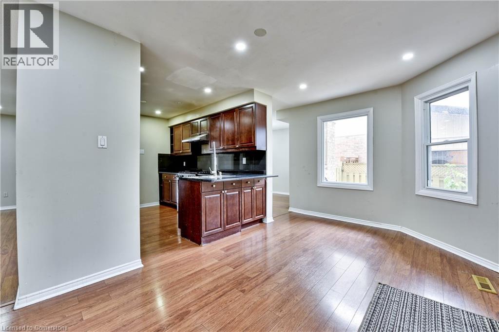 Photo 11 of 5570 Shorecrest Crescent, Mississauga ON