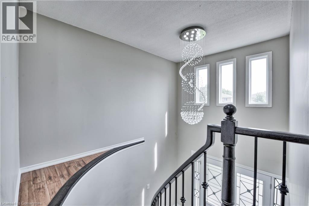 Photo 33 of 5570 Shorecrest Crescent, Mississauga ON