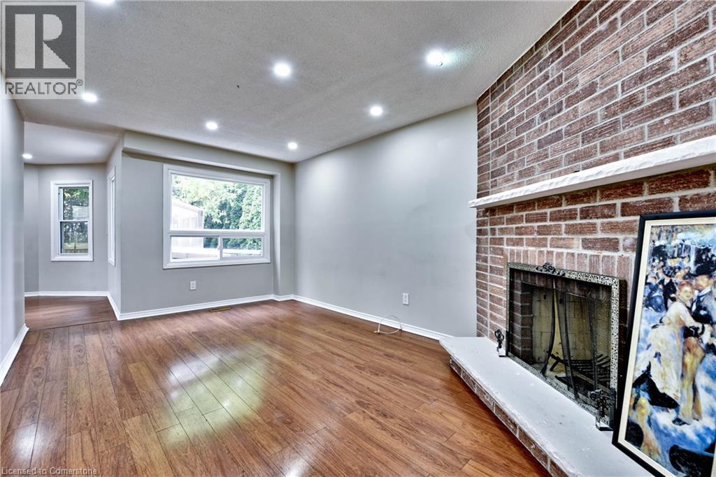 Photo 9 of 5570 Shorecrest Crescent, Mississauga ON