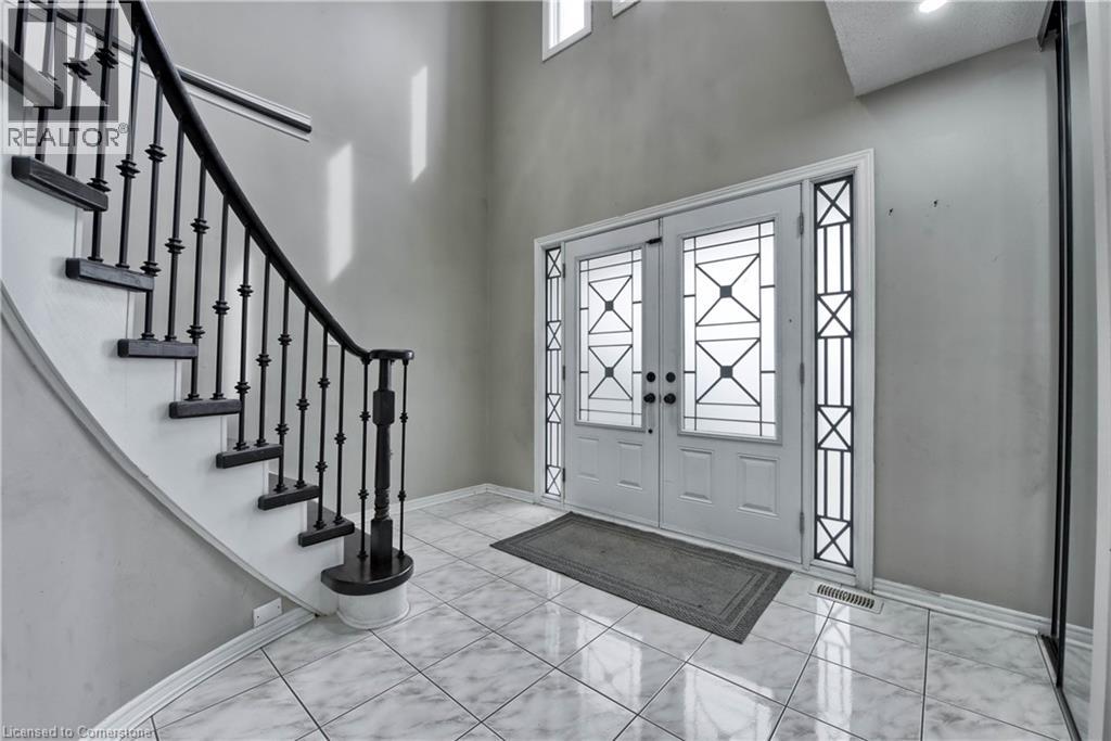 Photo 25 of 5570 Shorecrest Crescent, Mississauga ON