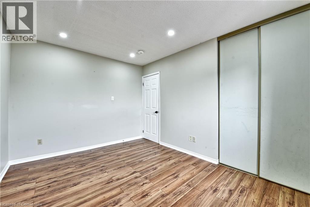 Photo 21 of 5570 Shorecrest Crescent, Mississauga ON