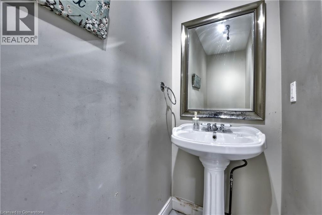 Photo 44 of 5570 Shorecrest Crescent, Mississauga ON