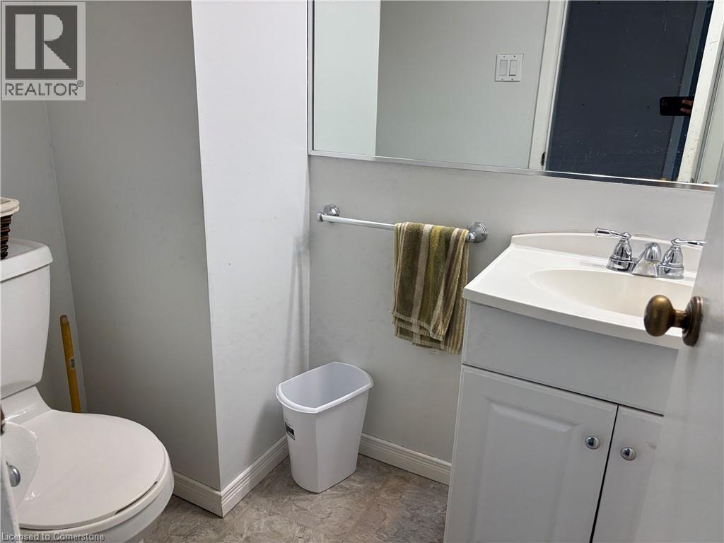Photo 23 of 322 Scottsdale Dr, Guelph ON