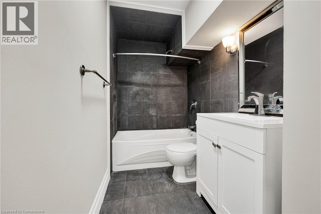 Photo 32 of 433 Doon South Drive, Kitchener ON