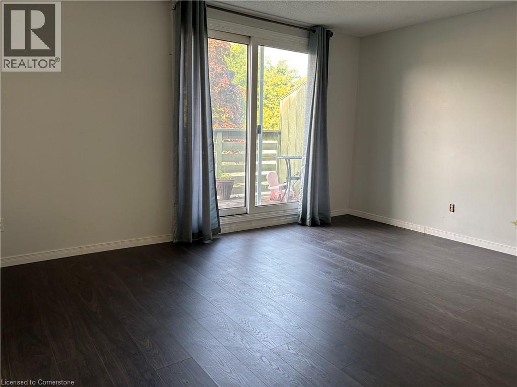 Photo 31 of 322 Scottsdale Dr, Guelph ON