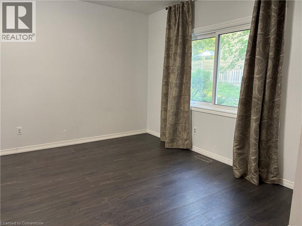 Photo 11 of 322 Scottsdale Dr, Guelph ON