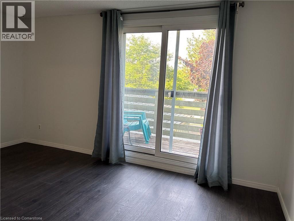 Photo 12 of 322 Scottsdale Dr, Guelph ON