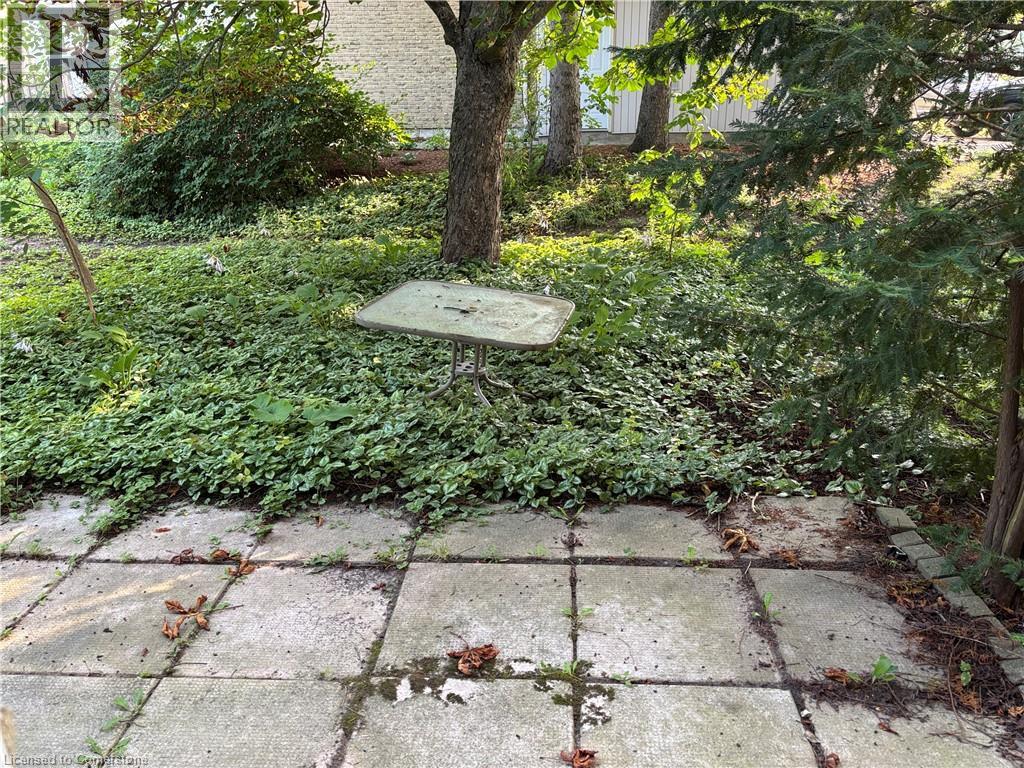 Photo 3 of 322 Scottsdale Dr, Guelph ON