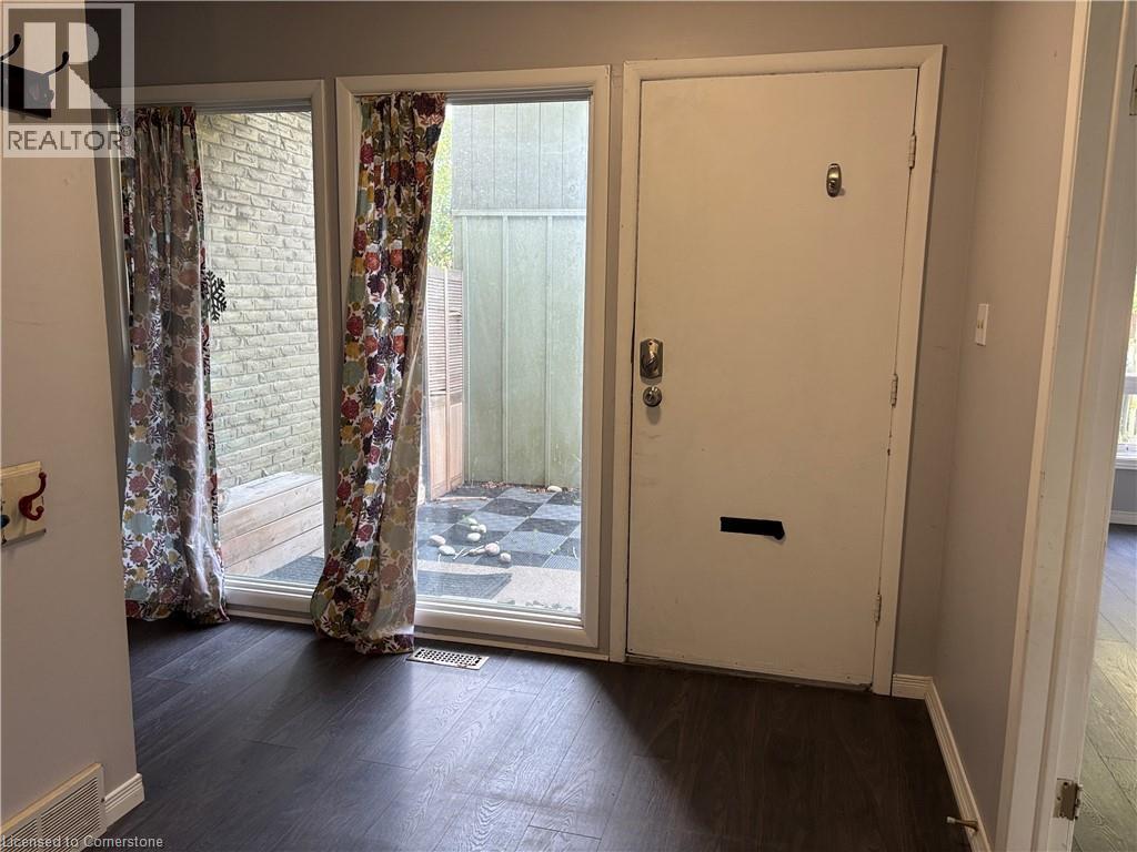 Photo 16 of 322 Scottsdale Dr, Guelph ON