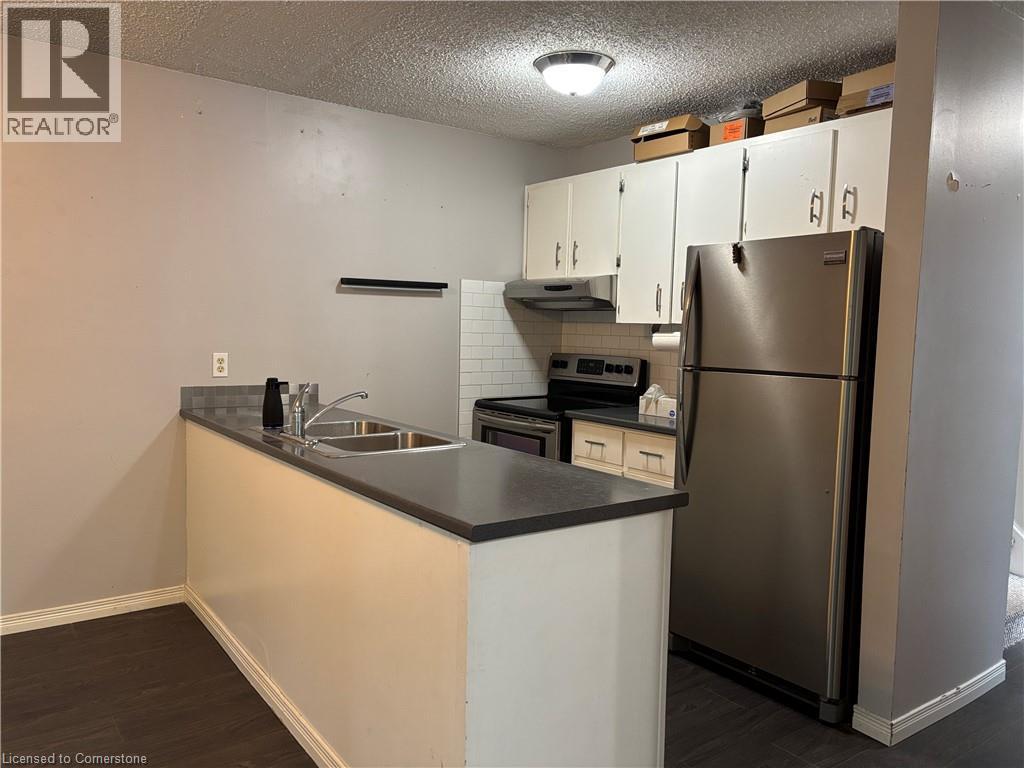 Photo 18 of 322 Scottsdale Dr, Guelph ON