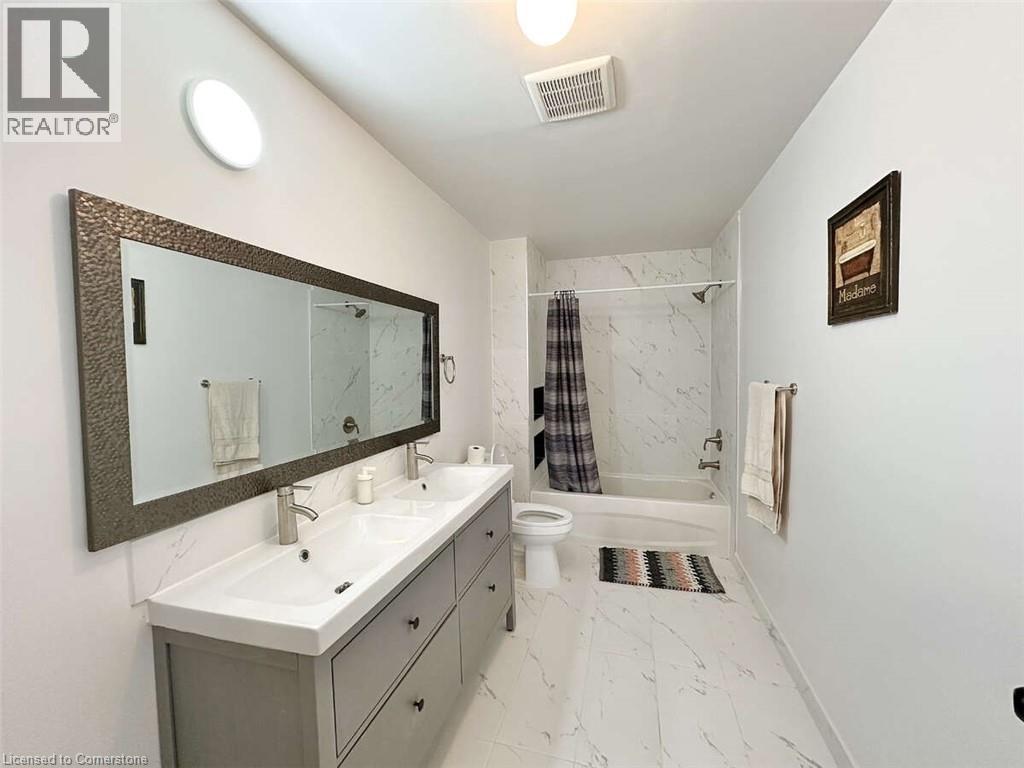Photo 2 of 664 King Street, Port Colborne ON