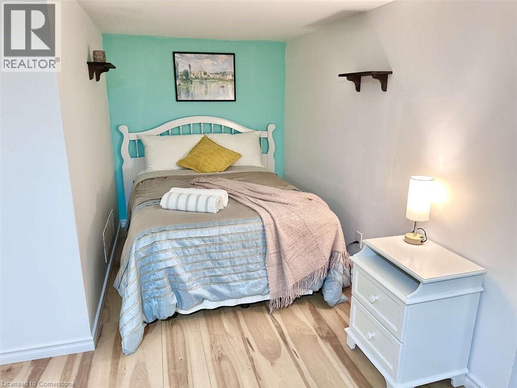Photo 12 of 664 King Street, Port Colborne ON