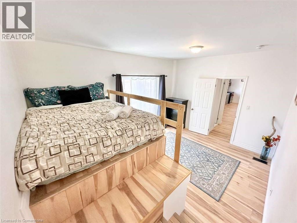 Photo 8 of 664 King Street, Port Colborne ON