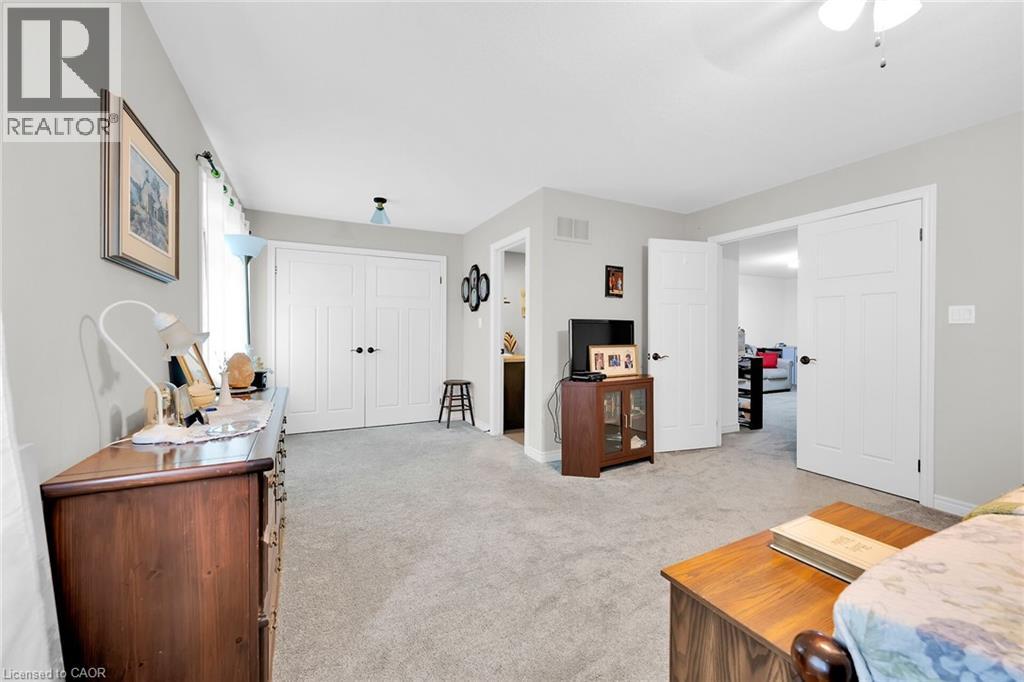 Photo 2 of 16 Brookside Terrace, Smithville ON