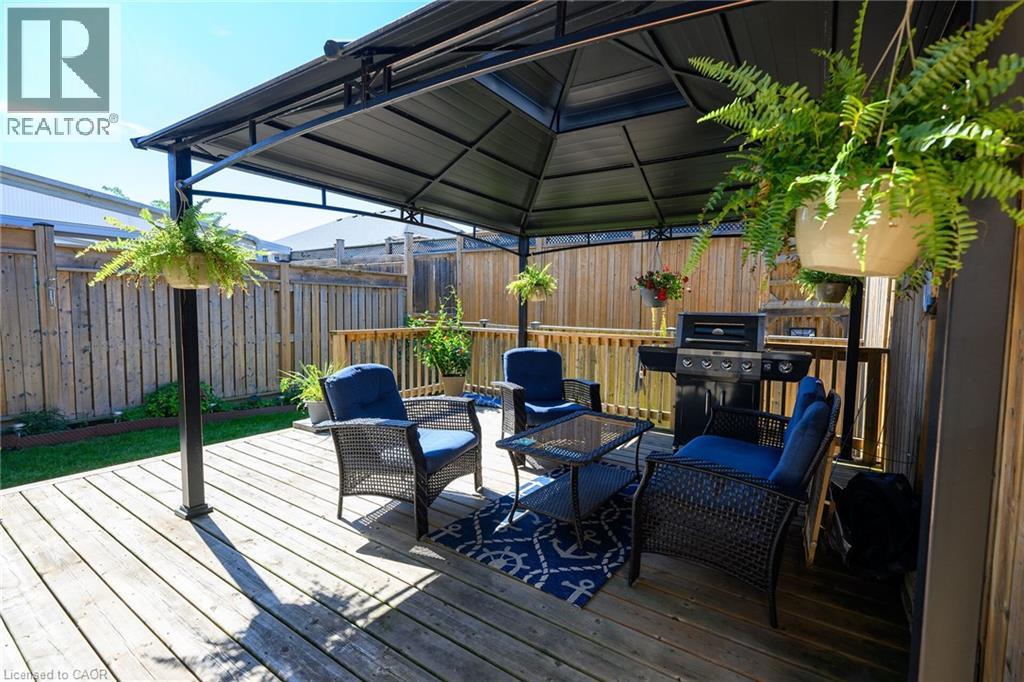 Photo 13 of 16 Brookside Terrace, Smithville ON