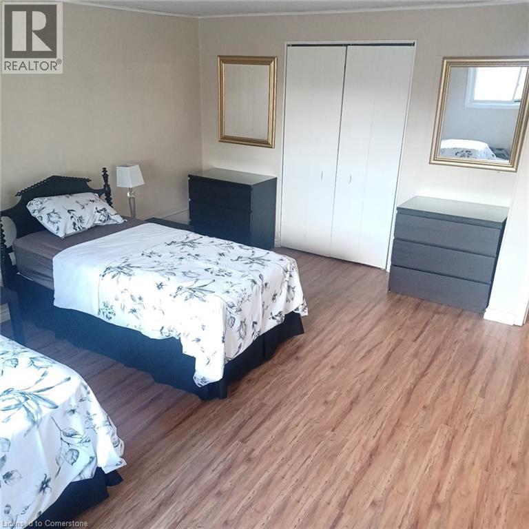 Photo 8 of 13 Brooklynne Road, Cambridge ON