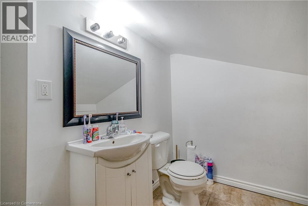 Photo 17 of 13 Brooklynne Road, Cambridge ON