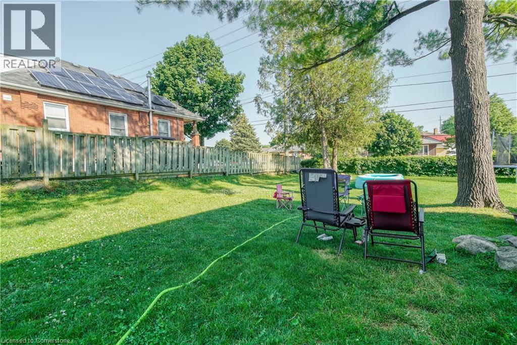 Photo 18 of 13 Brooklynne Road, Cambridge ON