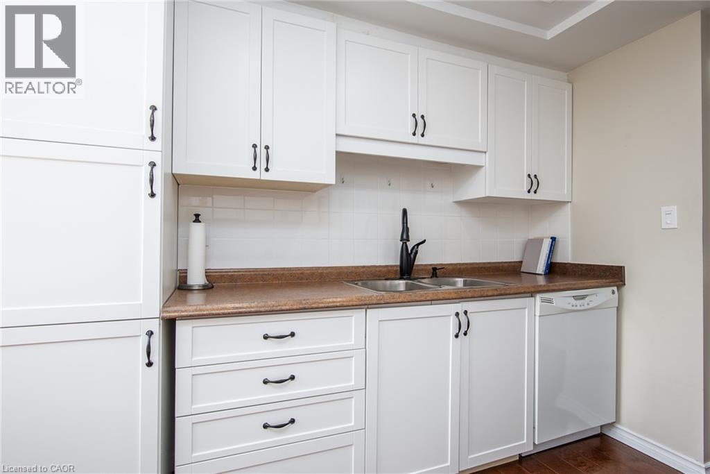 Photo 9 of 3267 King Street E Unit 604, Kitchener ON