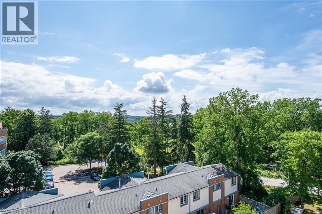 Photo 4 of 3267 King Street E Unit 604, Kitchener ON