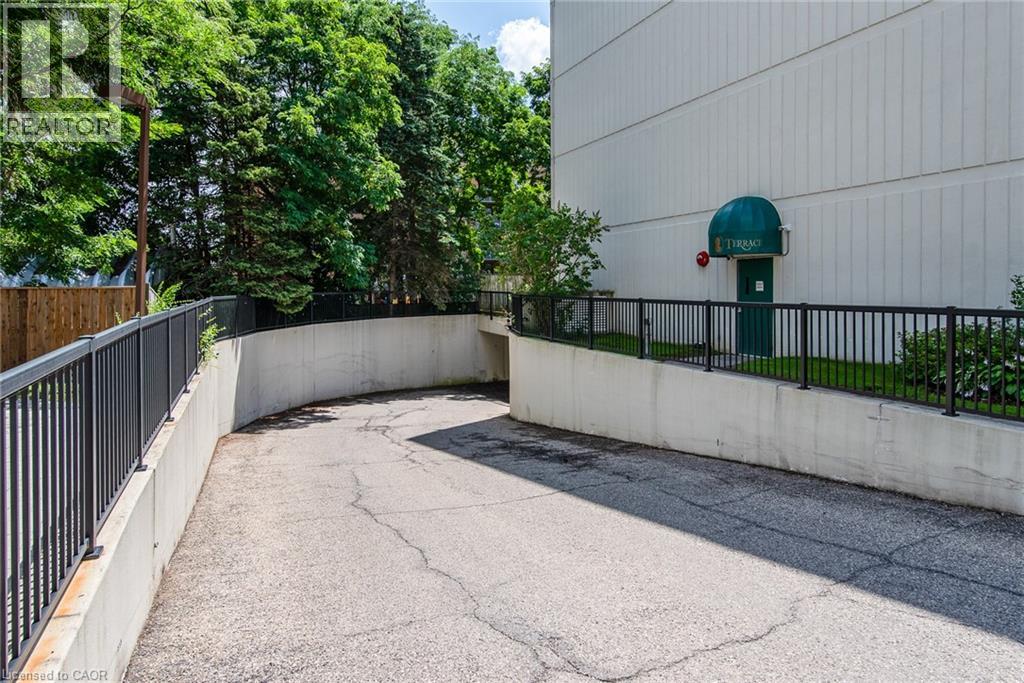 Photo 3 of 3267 King Street E Unit 604, Kitchener ON