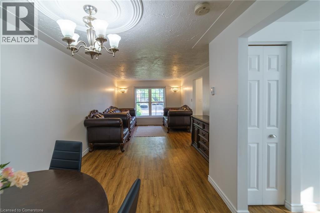 Photo 4 of 430 Bankside Crescent, Kitchener ON