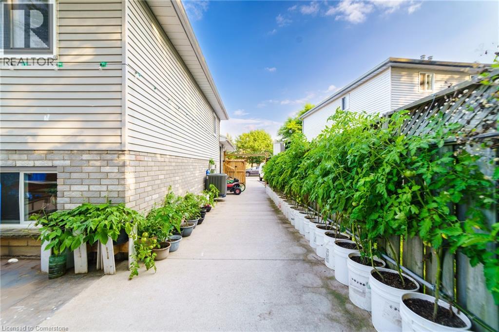 Photo 22 of 430 Bankside Crescent, Kitchener ON