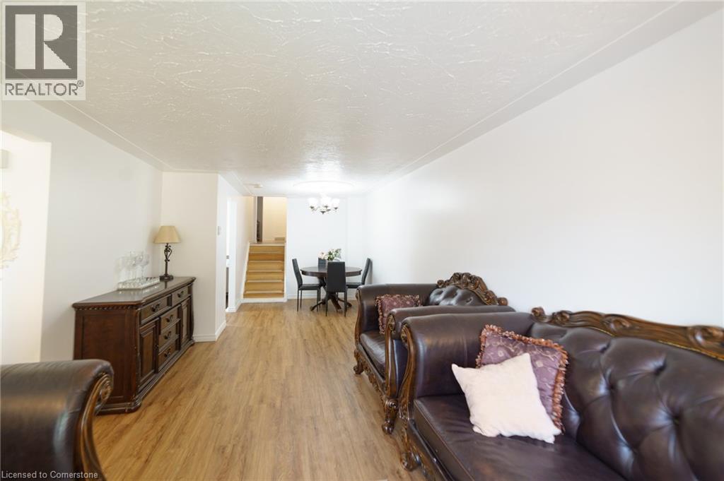Photo 14 of 430 Bankside Crescent, Kitchener ON