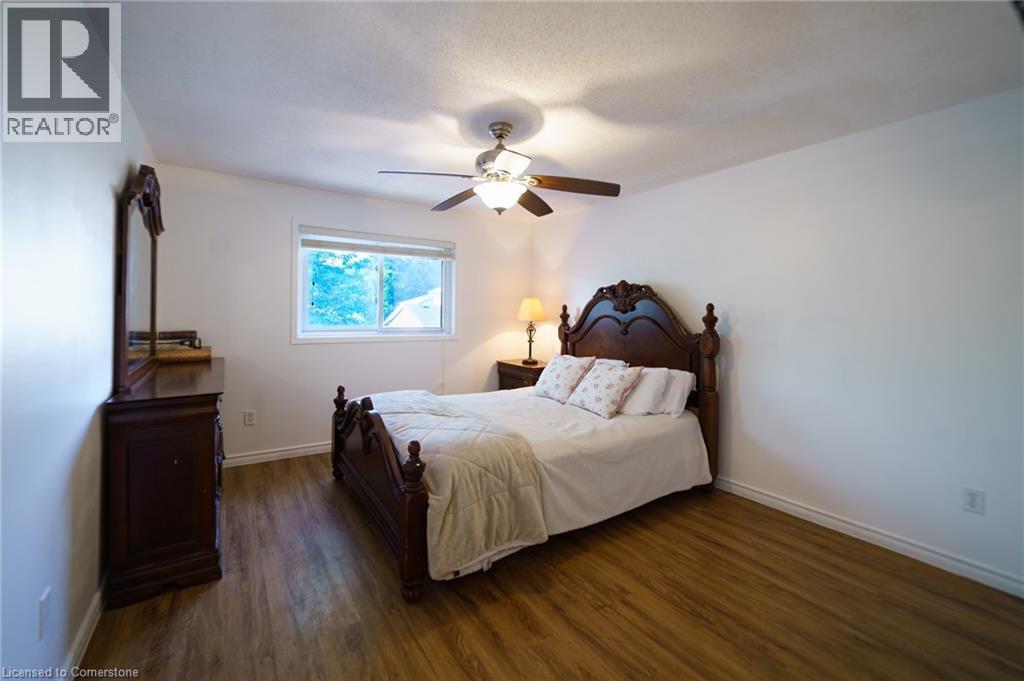 Photo 12 of 430 Bankside Crescent, Kitchener ON