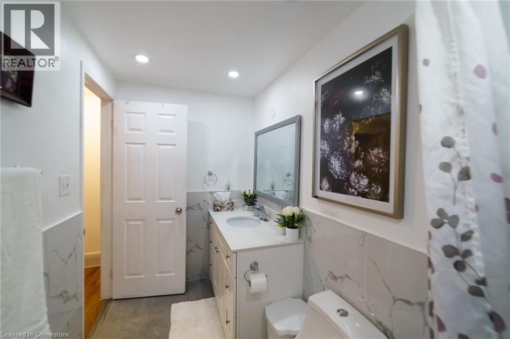 Photo 29 of 430 Bankside Crescent, Kitchener ON